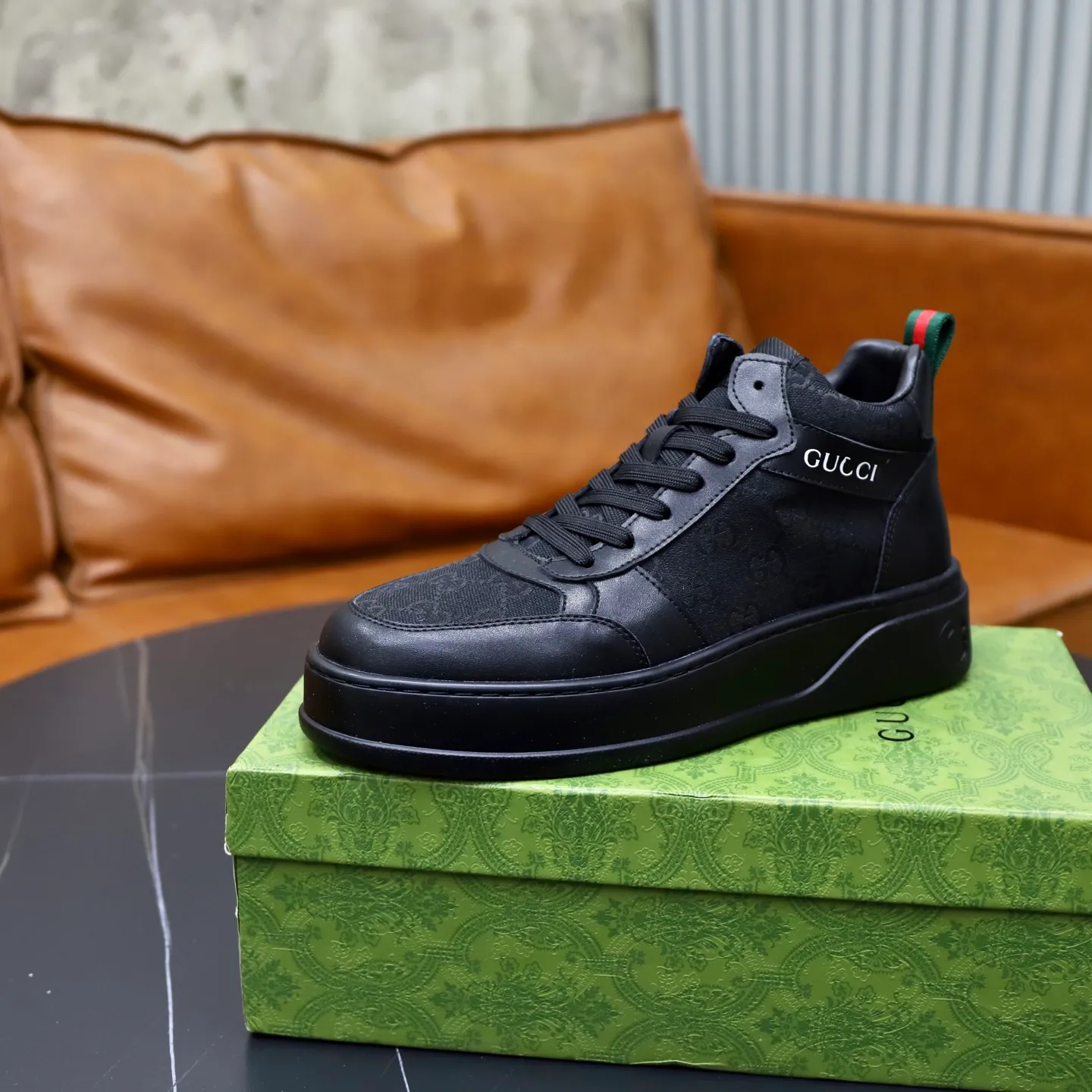 Ex-factory price: 442💰🙅‍♂️🙅‍♂️🙅‍♂️ Brand: GUCCI Standard code: 38-44 (45 customized) Grade: Same as the official website Material: Original cowhide material spliced with brand cloth Comfortable and breathable lining Lightweight and wear-resistant sports outsole Style category: Men's fashionable casual shoes Running sports shoes Distinguished luxury brand elements Top luxury color: actual picture color